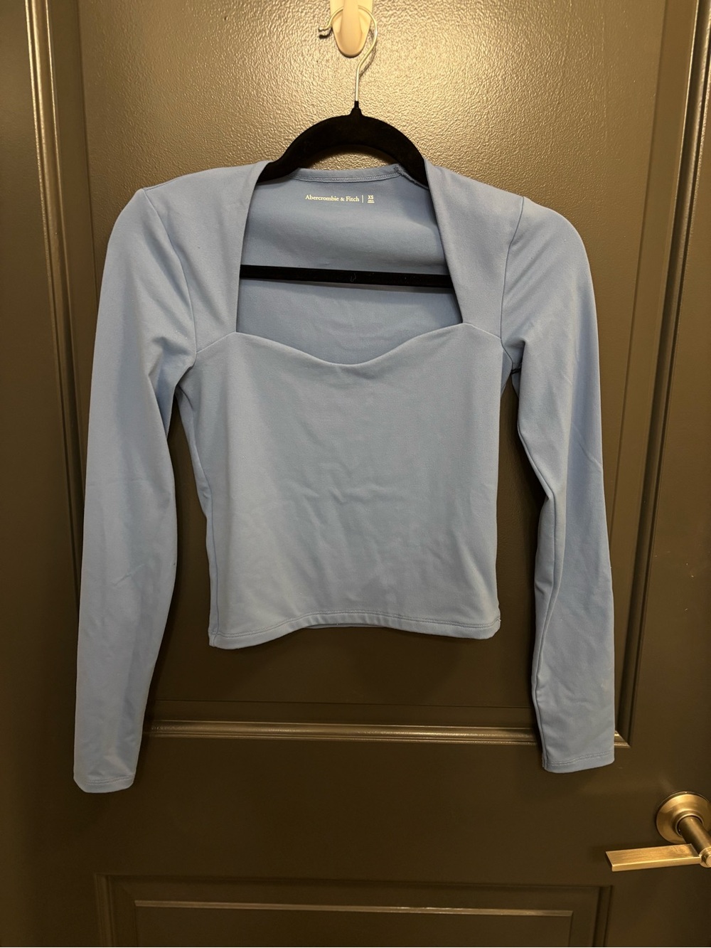 Abercrombie & Fitch Long-Sleeve Sweetheart Neck Top